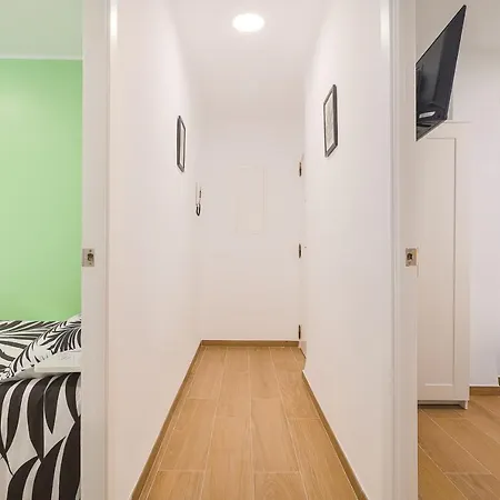 C29 Beutiful & Shiny 4 Bdrm Apartment *