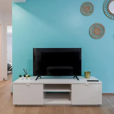C29 Beutiful & Shiny 4 Bdrm * Malaga