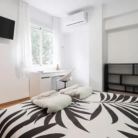 C29 Beutiful & Shiny 4 Bdrm Apartment Malaga