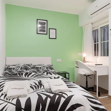 C29 Beutiful & Shiny 4 Bdrm * Malaga