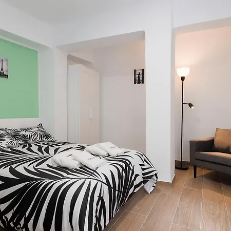 Appartement C29 Beutiful & Shiny 4 Bdrm Málaga