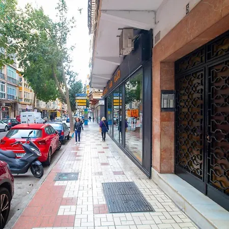 C29 Beutiful & Shiny 4 Bdrm Apartamento
